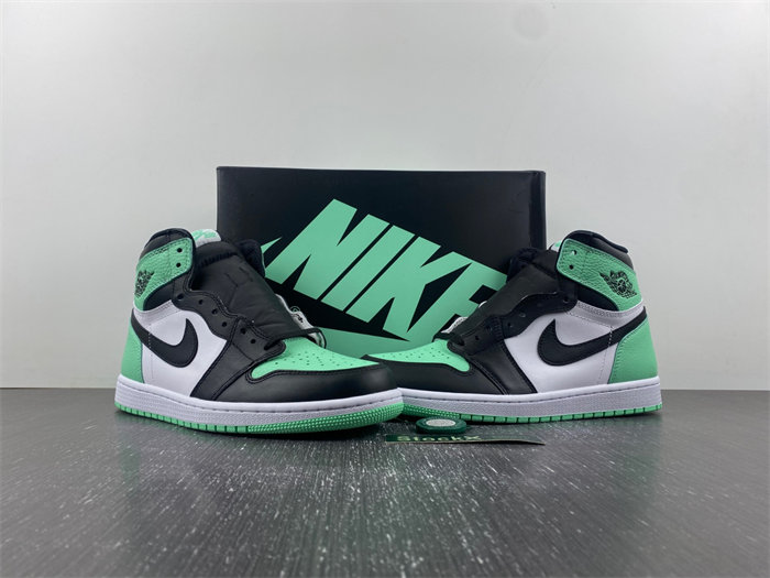 Air Jordan 1 High OG “Green Glow” DZ5485-130