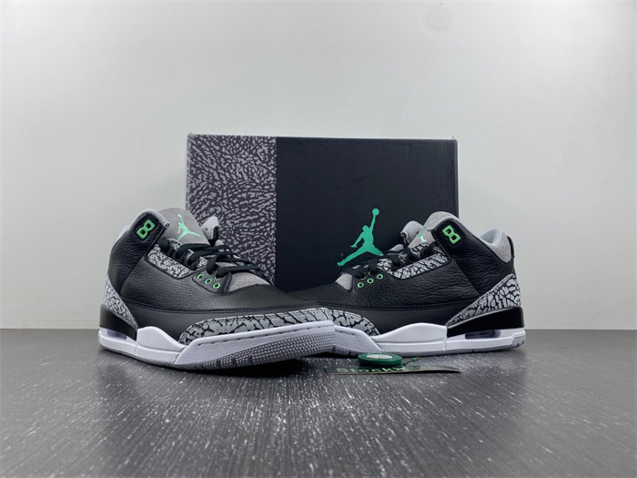 Air Jordan 3 “Green Glow” CT8532-031