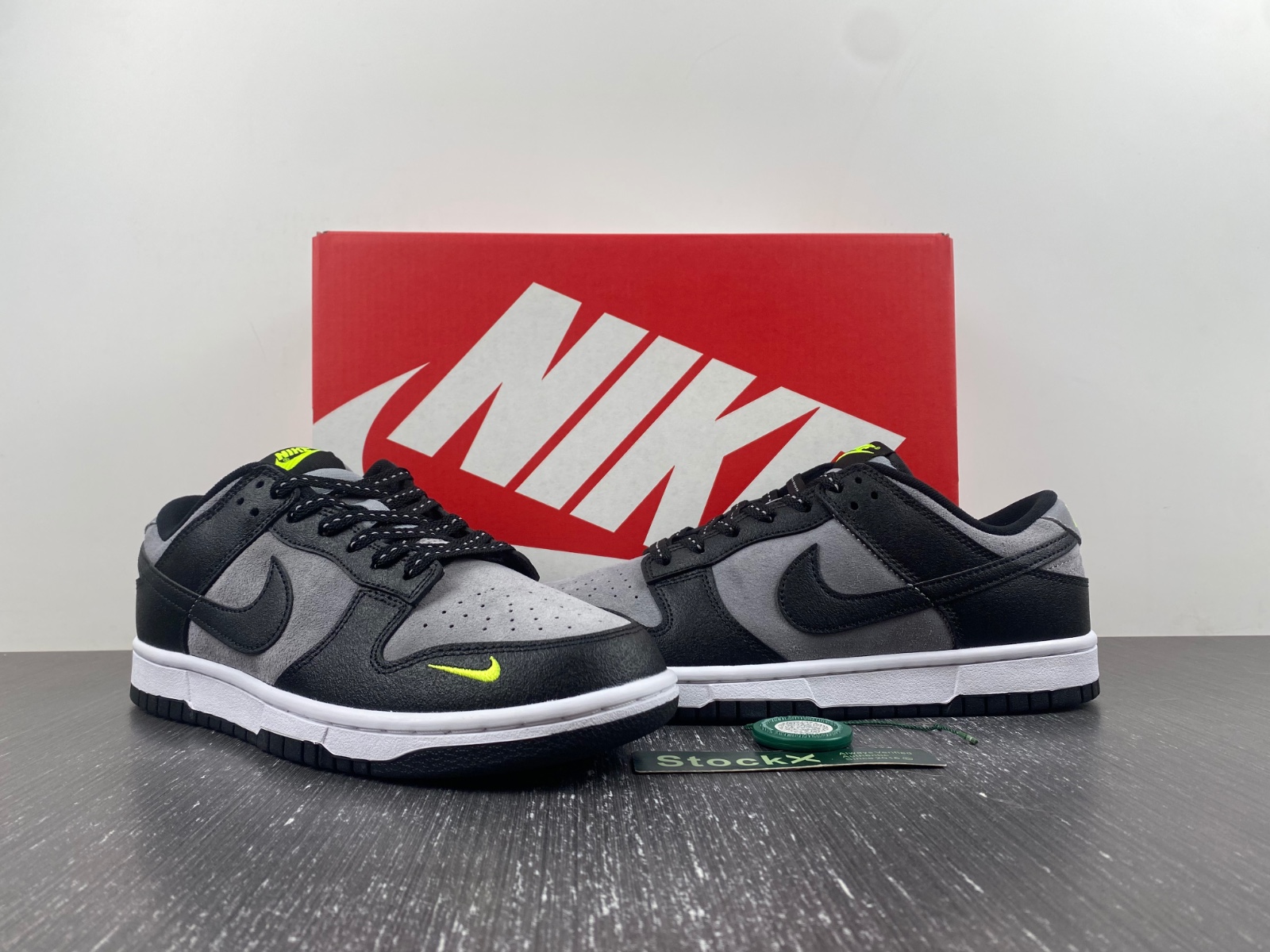 Nike Dunk Low 'Black Grey Green Strike' FQ2205-001