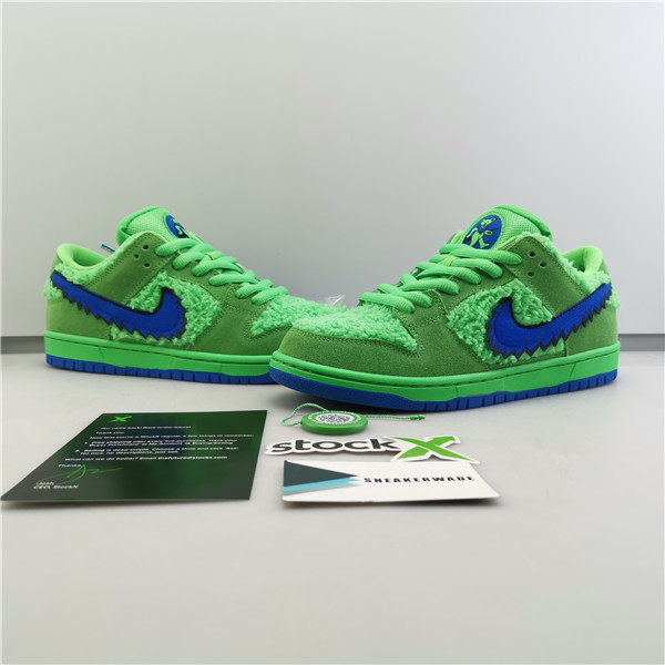 Grateful Dead x Nike SB Dunk Low “Green Bear”   CJ5378-300