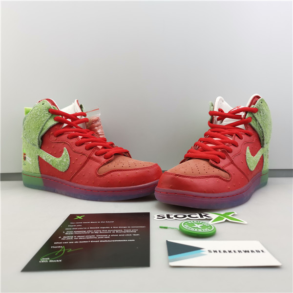 Nike SB Dunk High Strawberry Cough   CW7093-600